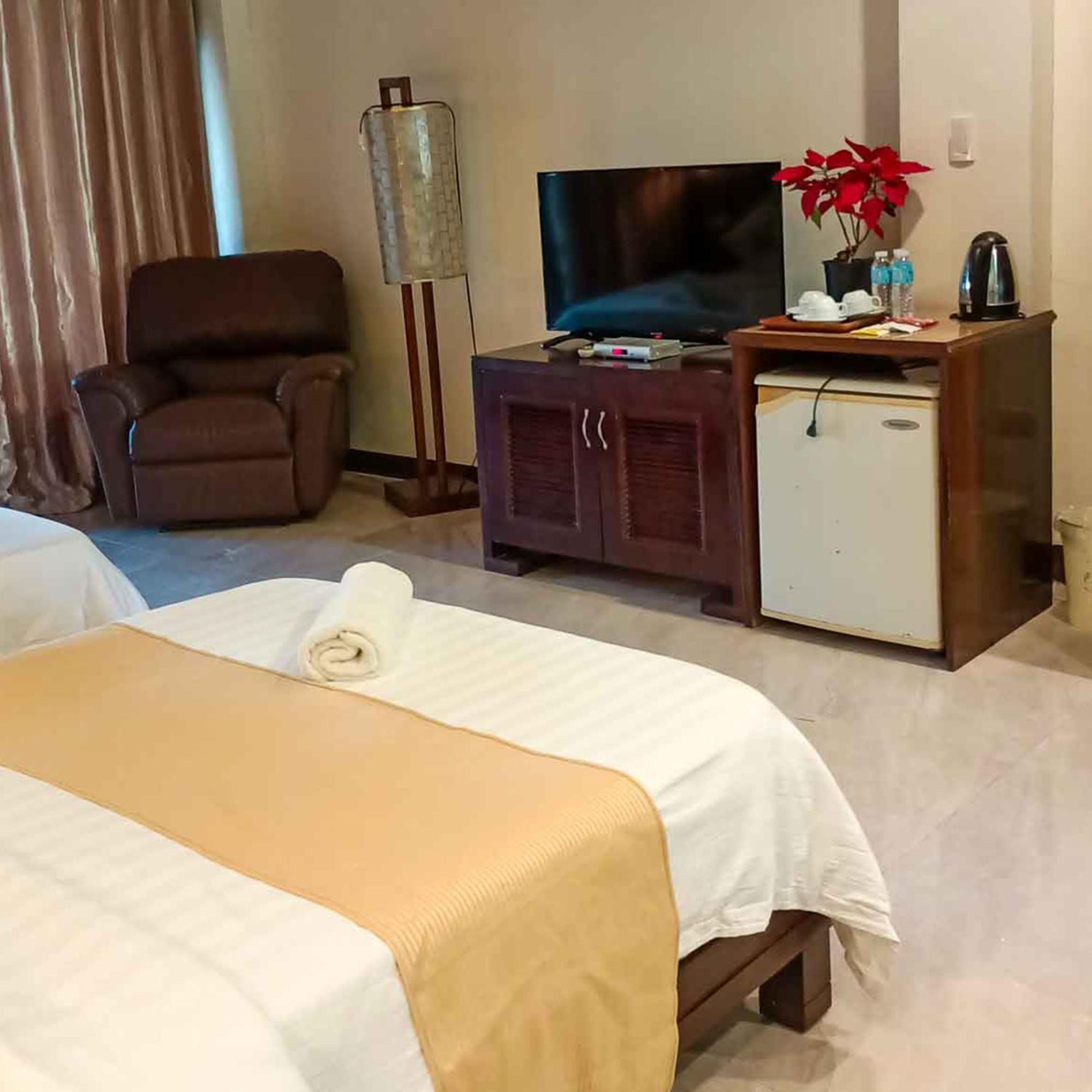 Lukay Las Brisas Balabag  المظهر الخارجي الصورة