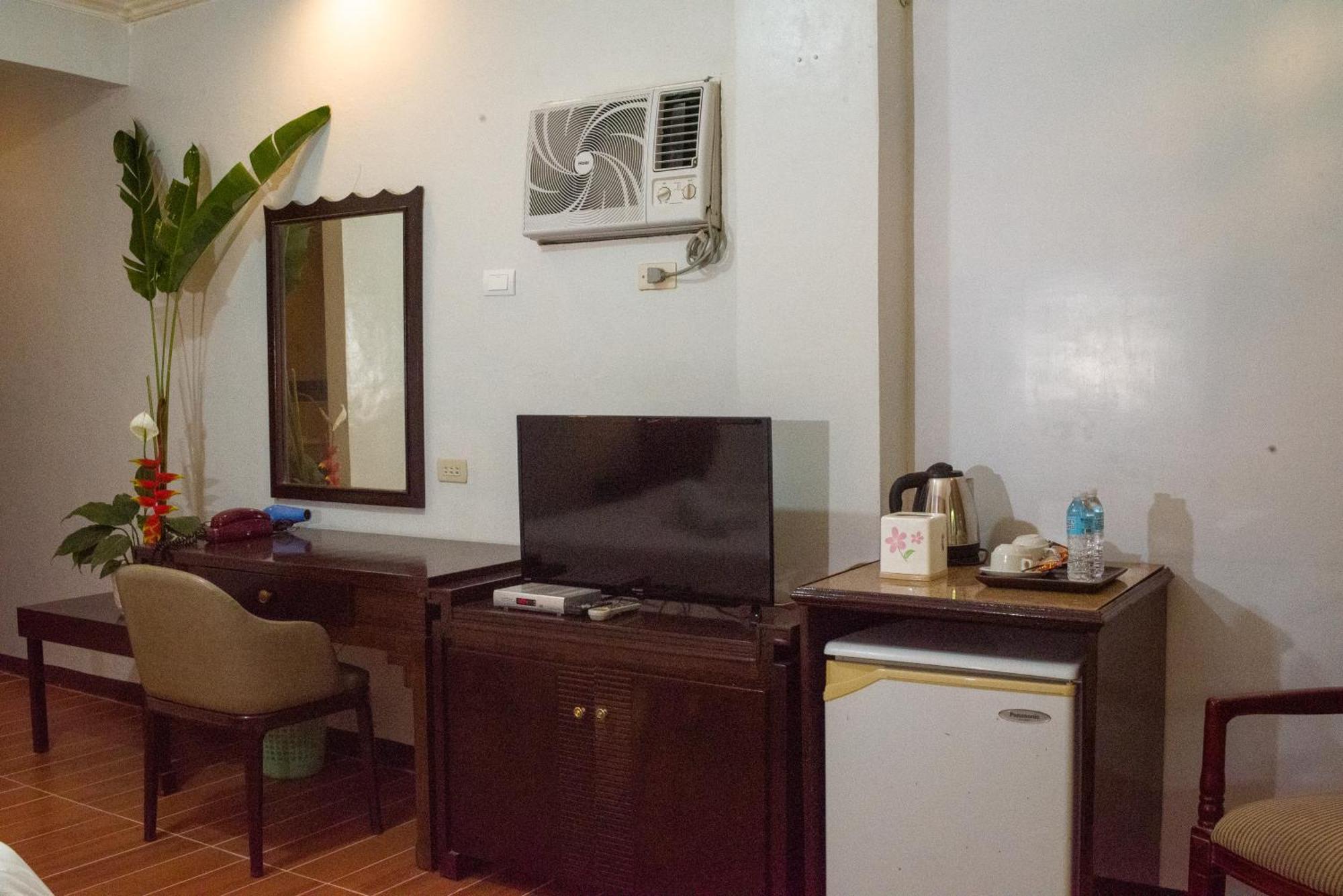 Lukay Las Brisas Balabag  المظهر الخارجي الصورة